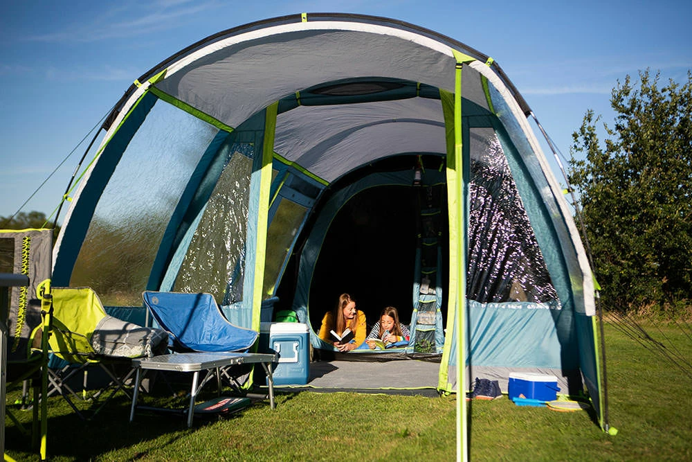 Coleman Castle Pines 4L Blackout Tent (2022) 8 Coleman Castle Pines 4L Blackout Tent (2022) - Image 6